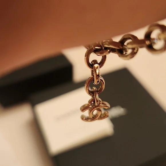 CHANEL Black Resin and Champagne Gold Chain Bracelet - Picture 6 of 7